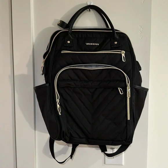 Backpack - Picture 1 of 4